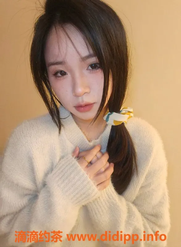 宁波楼凤-鄞州新人菲菲，164cm 90斤，700元激情服务！