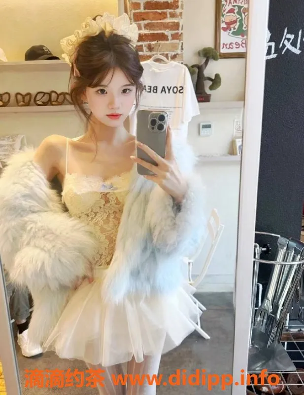 杭州楼凤-上城嫩妹许昕言，1200元Kiss服务