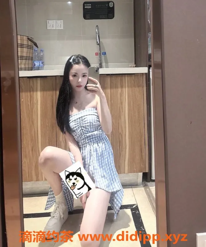 长沙楼凤-岳麓区小狐狸，600p体验，性感热辣等你来撩！