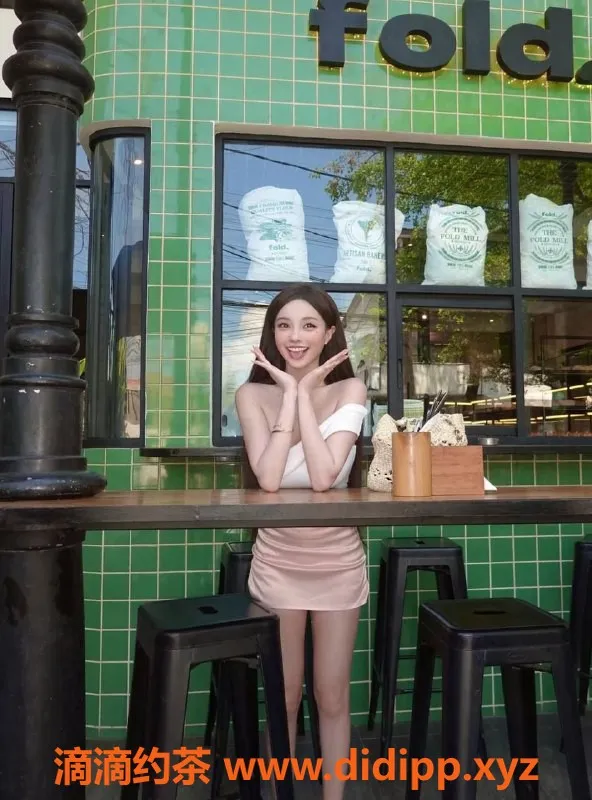 杭州上门服务-滨江18岁D杯美女，身高164，服务多样