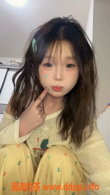 成都楼凤-妖姬18岁嫩妹，桐梓林服务超赞