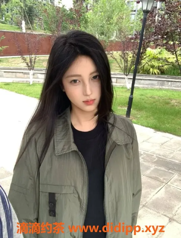 杭州楼凤-滨江区云允儿：165cm甜美学生，陪浴角色扮演