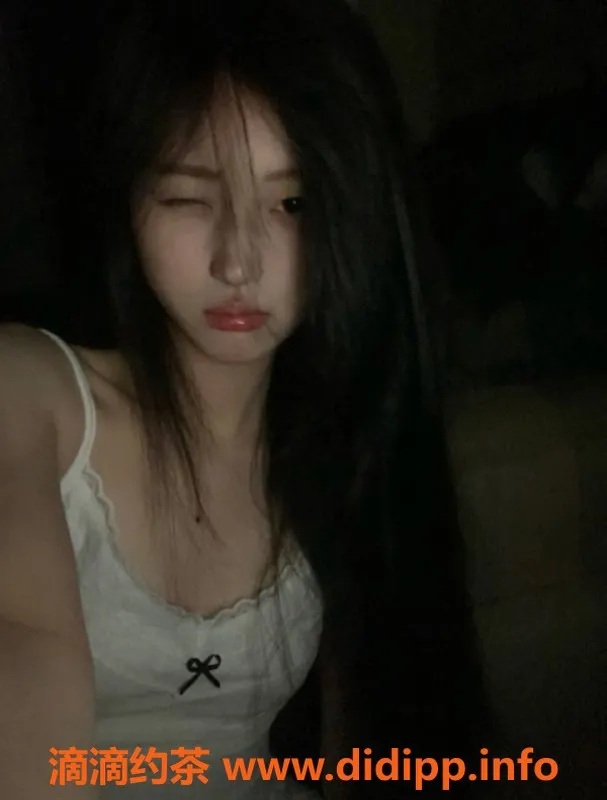 杭州楼凤-滨江区云允儿：165cm甜美学生，陪浴角色扮演