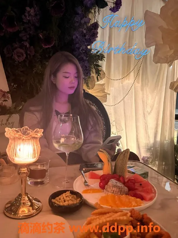 武汉楼凤-武昌区娜娜，600p舌吻、六九服务等你体验！