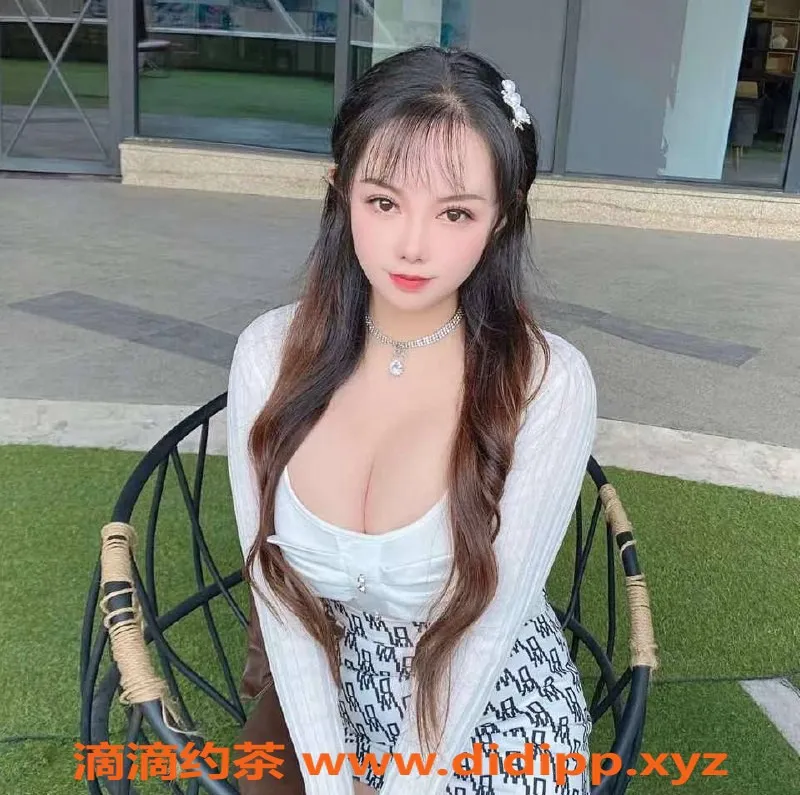 成都楼凤-高新区少妇酱紫，身材壯實，服务好