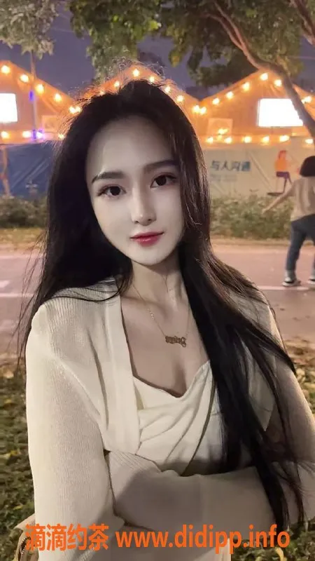 广州楼凤-佛山优优，800起蛇吻服务，绝对值得体验！