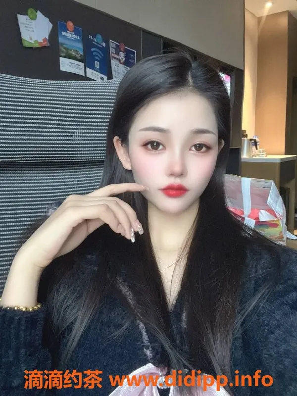 东莞楼凤-塘厦七七，22岁身高164，畅享多种服务