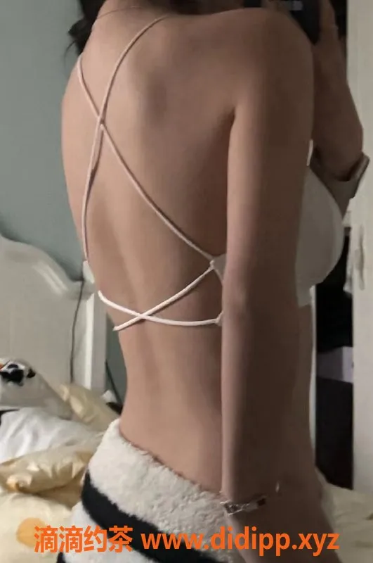 成都楼凤-成都欣饭饭，17岁小排骨精，服务全，超高颜值！