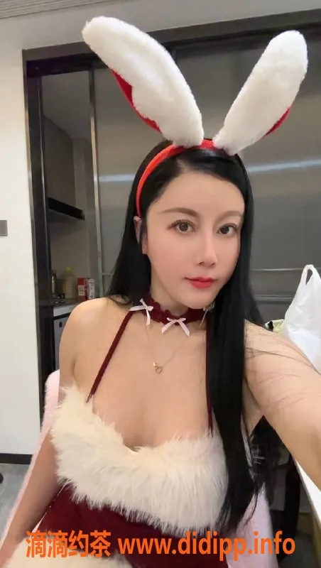 广州楼凤-荔湾露曦：御姐大胸，超值体验仅需8P