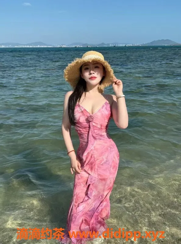 福州楼凤-台江区葡萄，24岁甜美嫩模，800P深喉服务