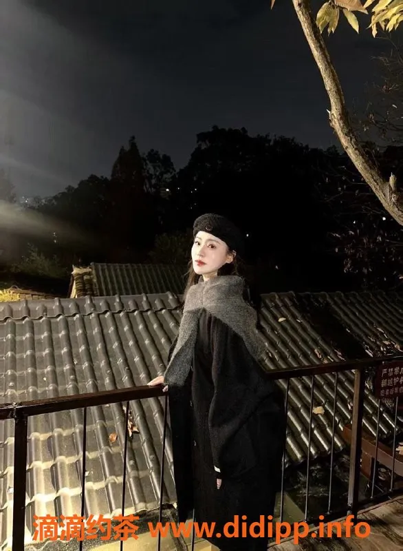 福州楼凤-台江区葡萄，24岁甜美嫩模，800P深喉服务