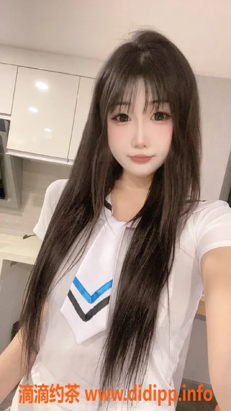 郑州楼凤资源信息,二七区小白：19岁嫩妹，168cm C罩杯陪浴优惠