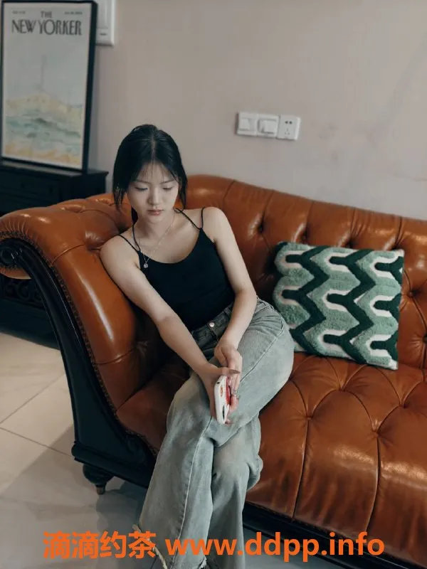 成都楼凤资源信息,成华区清纯眼镜娘小樱桃，紧致无纹身，带你体验女友感