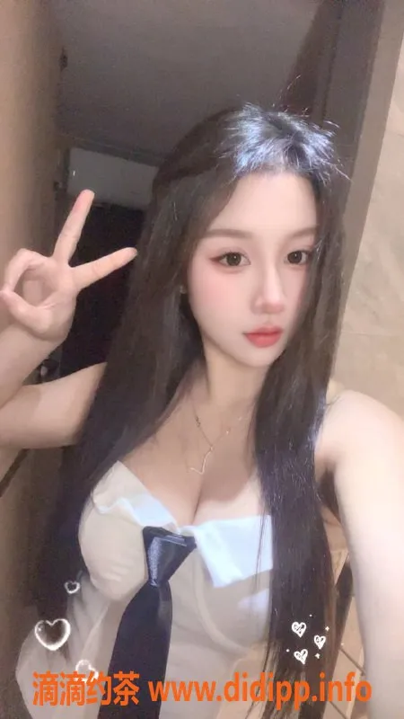 东莞楼凤-厚街御姐沈娜娜，36F真胸身材诱人