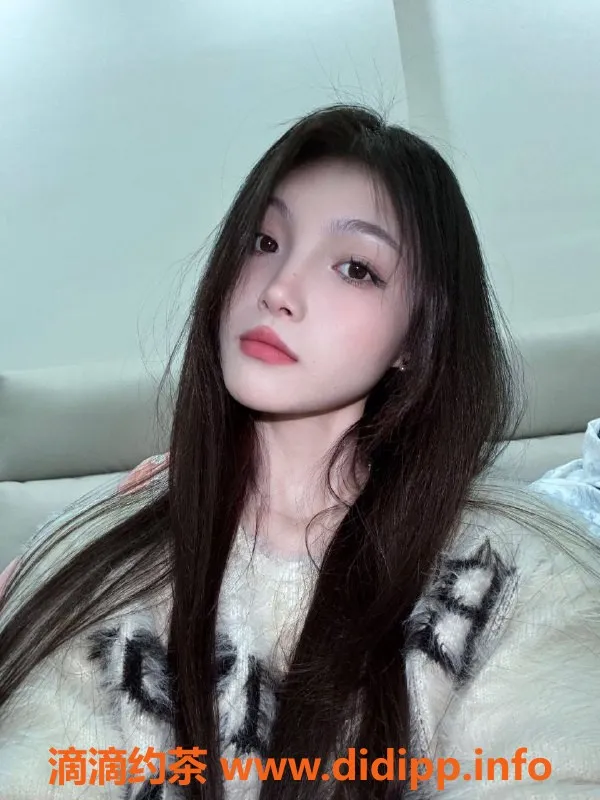 杭州楼凤-上城区嫩妹曼曼，上门舌吻服务1200起