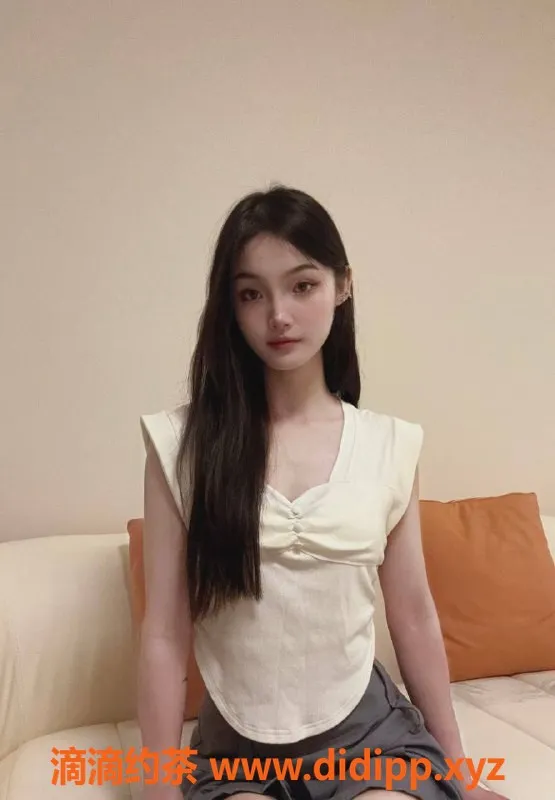 杭州楼凤-上城区嫩妹曼曼，上门舌吻服务1200起