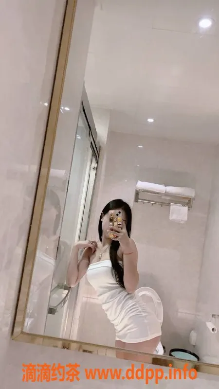 武汉楼凤-武昌区小佳，600p超值舌吻服务等你体验