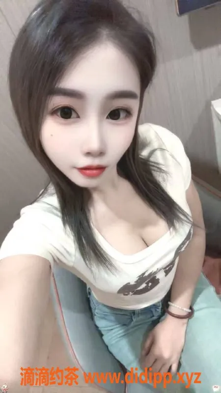 广州楼凤-荔湾雅静少妇，69服务，600元起