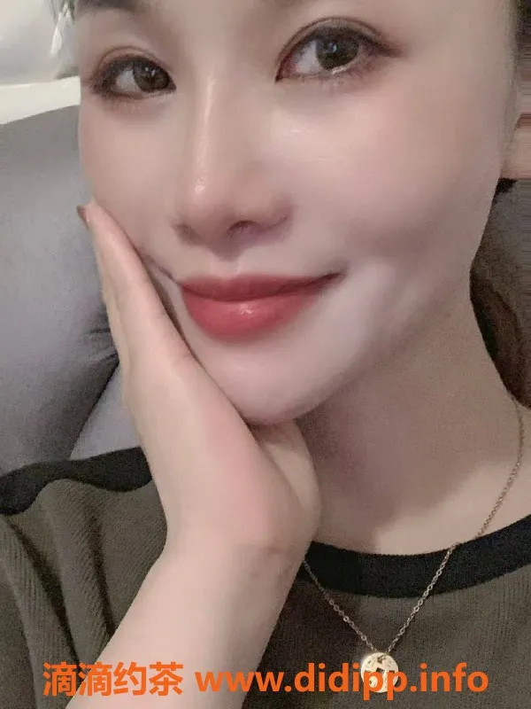 郑州楼凤-金水29岁依依，160身高50斤，服务超温柔