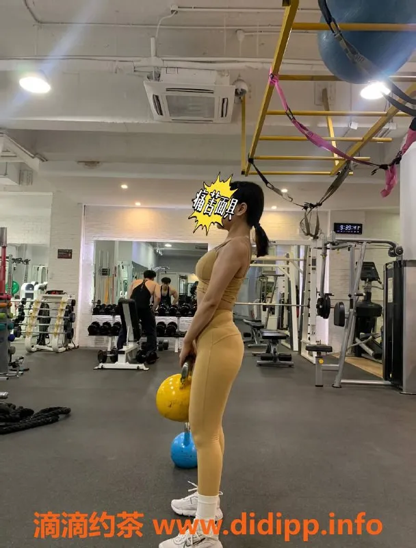 昆明楼凤-官渡区轻熟女momo酱，价格实惠，品质保证