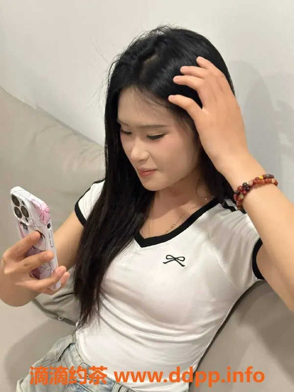 杭州楼凤-萧山小江，165cm精致小萝莉，激情服务只需600元