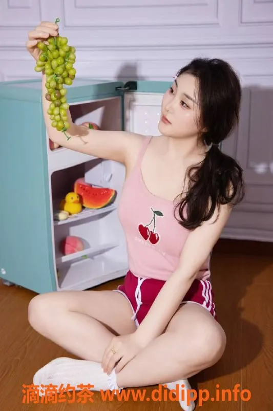 北京楼凤资源信息,朝阳秋天24岁女友系，身高158，服务800/P