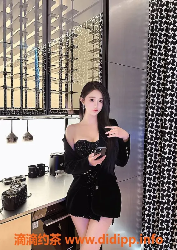 厦门楼凤-火车站附近佳瑶，长腿妹子700元服务