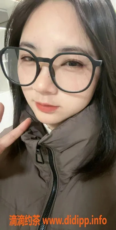 长沙楼凤-岳麓区海绵妹子，五百元体验舌吻等贴心服务