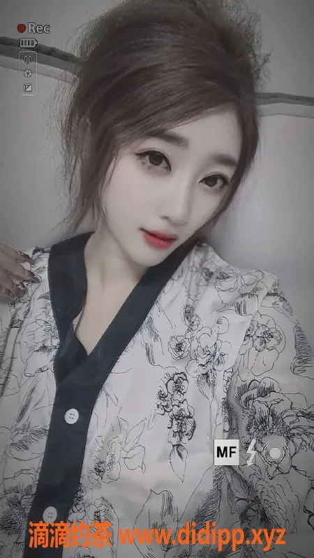 重庆楼凤-南坪叶子，172cm 36C，全套服务超给力！