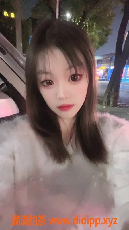 成都楼凤-成华区19岁嫩妹，口爆服务超赞，160cm 90斤！