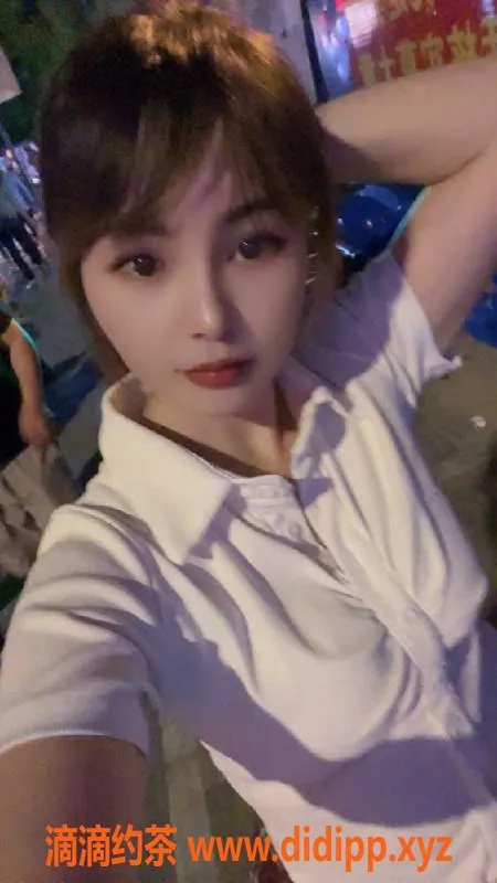 广州楼凤-黄埔大奶新人琬瑜，22岁34D服务超值