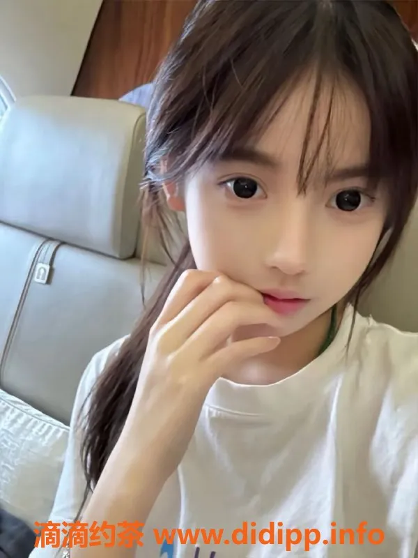 广州楼凤-天河19岁清纯少女知夏，身高160cm，茶水费700起