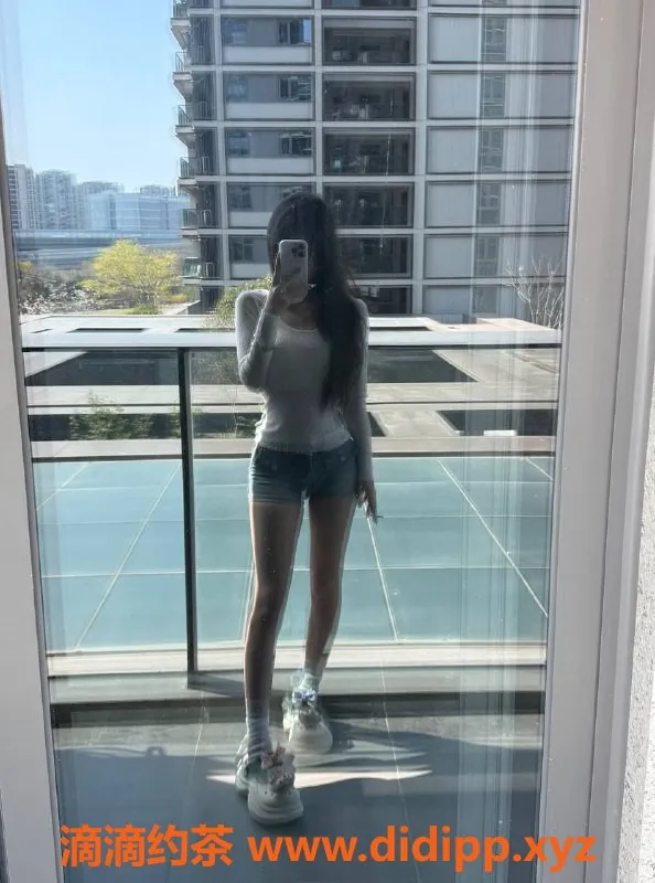 杭州楼凤-上城嫩妹诗诗，14P舌吻69互舔服务