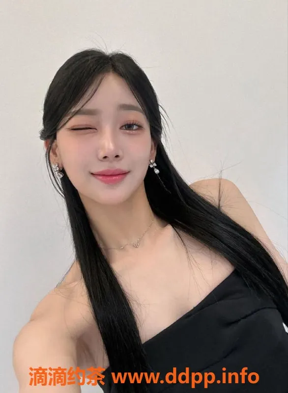 杭州上门服务-滨江22岁D杯美女，身高163，激情服务等你来体验