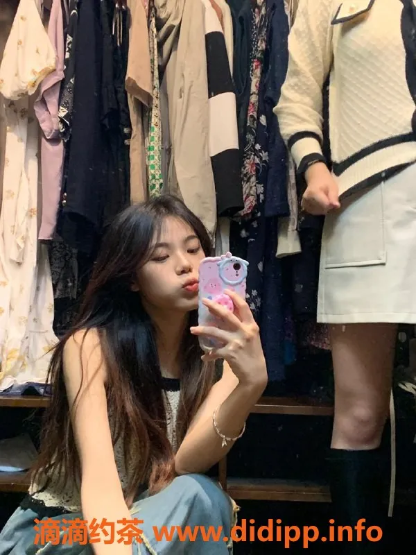 上海楼凤-上海浦东小天 1500元体验服务