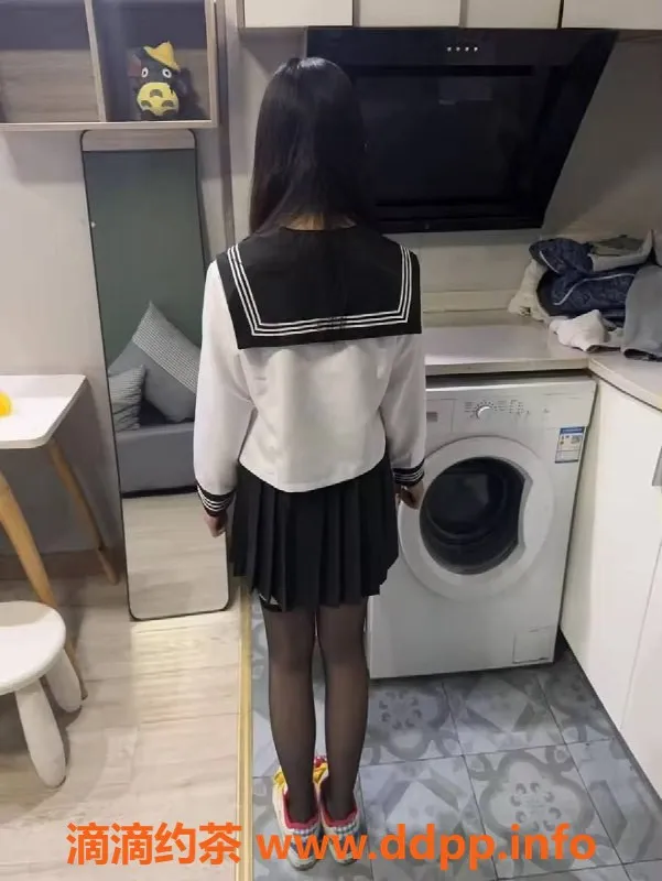 成都楼凤资源信息,成华区17岁小忆，160cm白虎，完美体验只需冲！