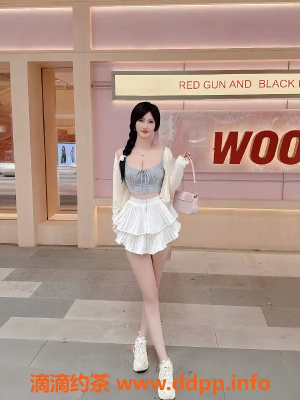 成都楼凤-武侯区淼淼，敏感车价450p，体验不一样的服务！