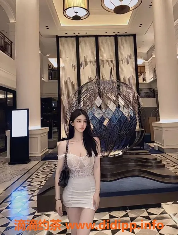 深圳楼凤-龙华新人依依，1500元体验绝佳服务