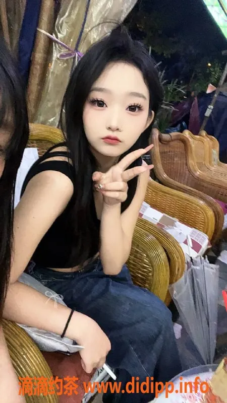 成都楼凤-成华区嫩妹恋恋，162cm，活泼开朗，7P起