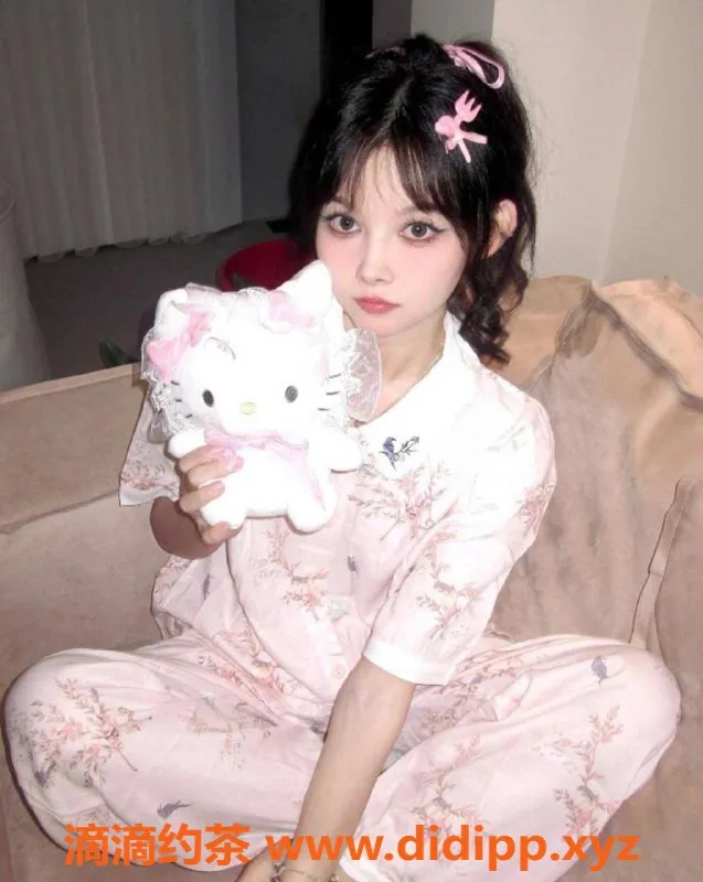 广州楼凤-广州天河汤圆老师，停车1000起等你来体验