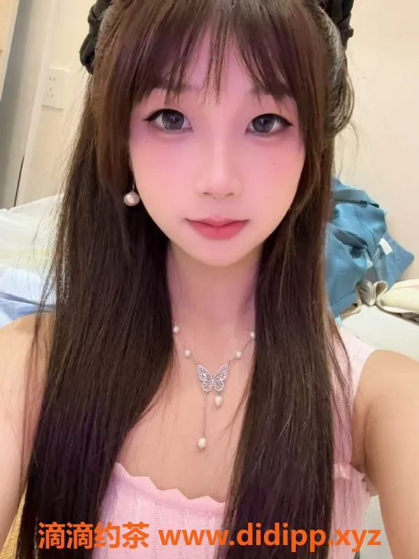 重庆楼凤-18岁苏萌兼职艺体生，165cm C罩杯倾情服务