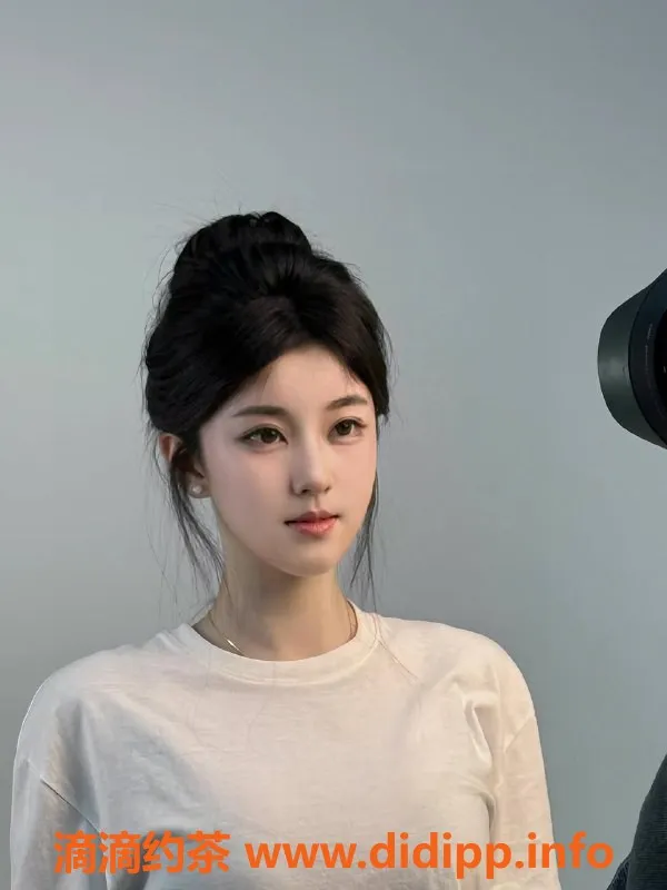 杭州楼凤资源信息,18岁美丽播音生，163cm火辣身材，陪你享受