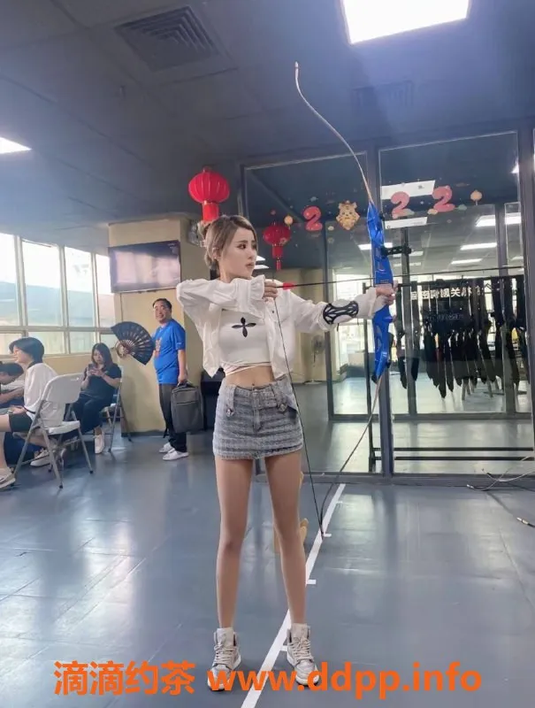 东莞楼凤-常平菲菲，高级服务3000元，尽享奢华体验