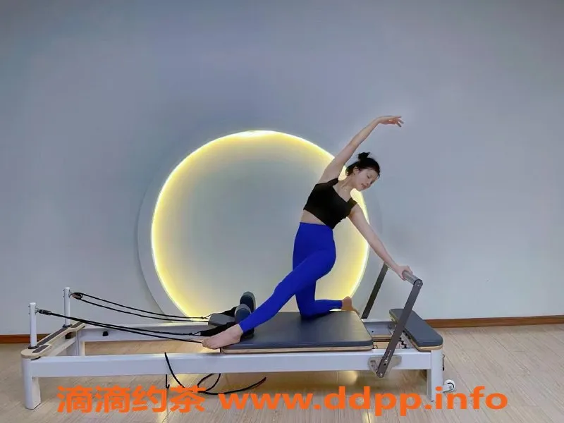 深圳楼凤-光明新区小琳，23岁165cm，性感诱惑等你来体验！