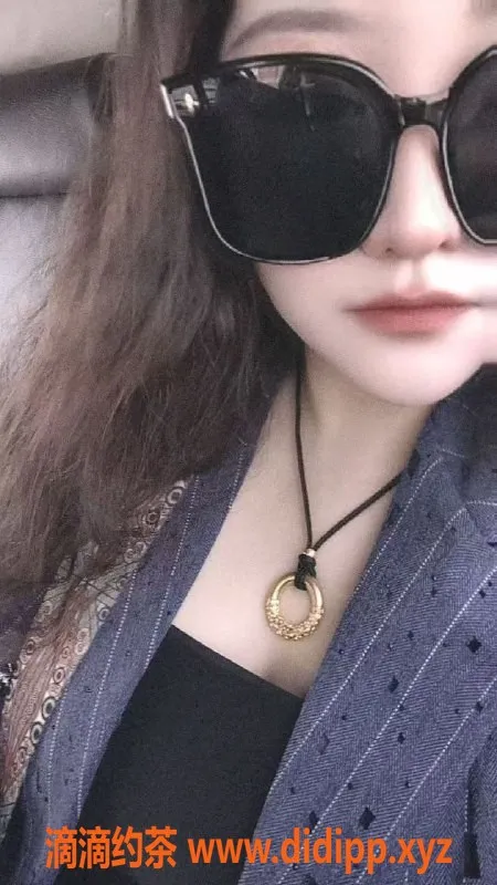 武汉楼凤-武汉风骚少妇水多敏感，666躺式采耳