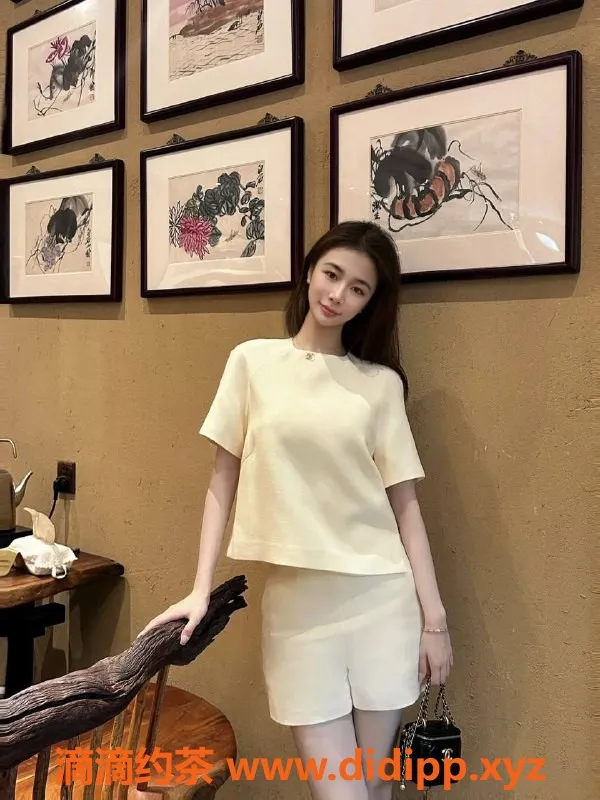 深圳楼凤-可可，25岁宝安区女神，166高、45重，魅力无限！