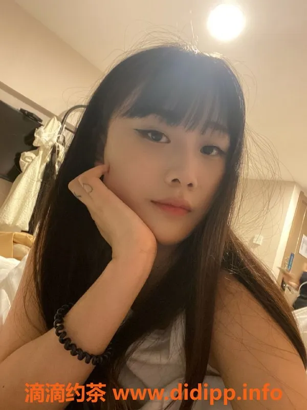 成都楼凤-成都嫩妹茜茜，20岁，颜值高，500元体验！