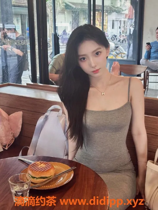 杭州上门服务-滨江薇薇｜20岁165cm C罩杯，1500元全套