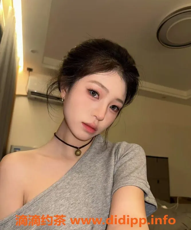 广州楼凤-天河区肉感蜜桃臀女友——雪，24岁，168cm，500元起