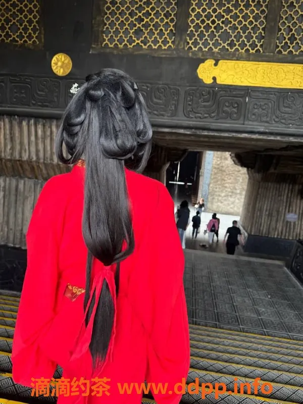 杭州楼凤资源信息,滨江崽崽，95-5P巨乳小姐，服务好评如潮